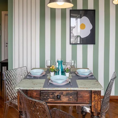 Stagabin La Mansarda Panoramica Un Rifugio Di Eleganza E Tranquillita Lägenhet *