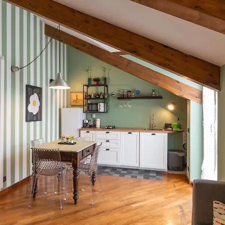 Stagabin La Mansarda Panoramica Un Rifugio Di Eleganza E Tranquillita 아파트 *