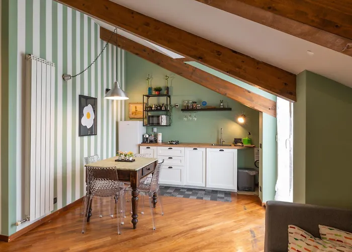 Stagabin La Mansarda Panoramica Un Rifugio Di Eleganza E Tranquillita 아파트 *